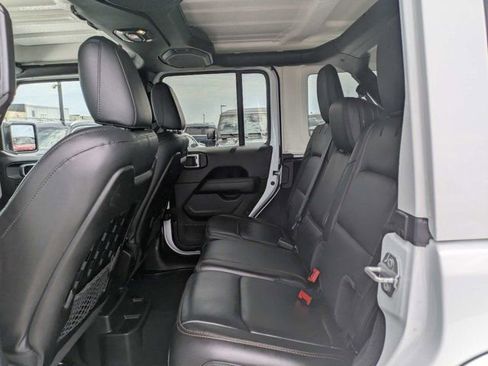Used 2022 Jeep Wrangler Unlimited Rubicon AWD/4WD image 13