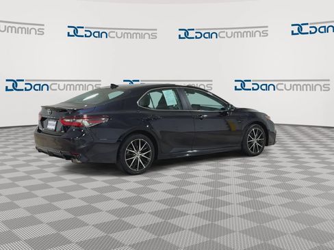 Used 2024 Toyota Camry SE FWD image 8