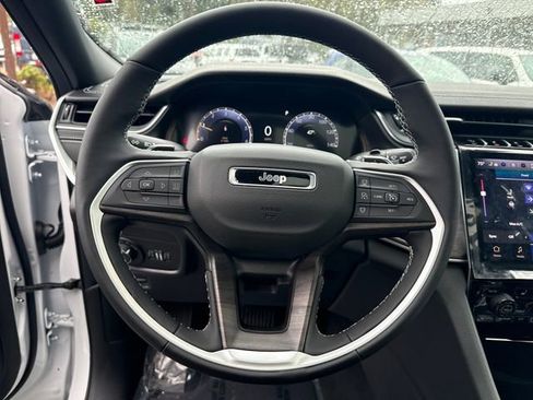 New 2025 Jeep Grand Cherokee L Limited image 19