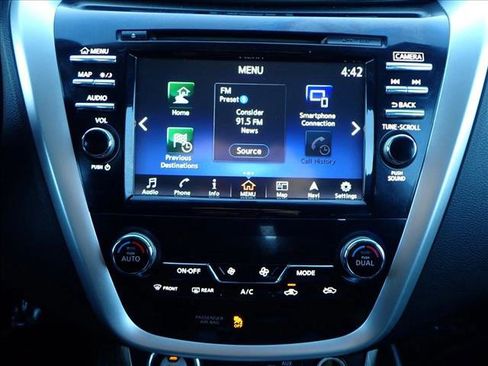 Used 2018 Nissan Murano SV image 18