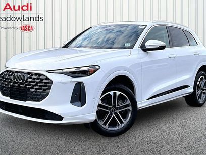 Used 2025 Audi Q5 Premium w/ Convenience Package