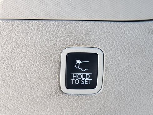 Used 2023 Jeep Wagoneer 4WD w/ Rear Seat Video Group 1 image 14