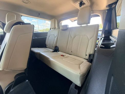 Used 2019 Ford Expedition Max Platinum AWD/4WD image 32