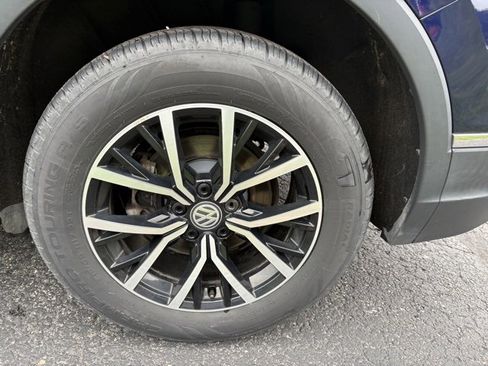 Used 2021 Volkswagen Tiguan SE image 9