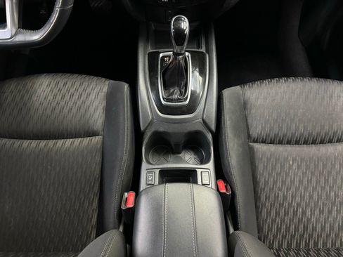 Used 2017 Nissan Rogue SV image 22