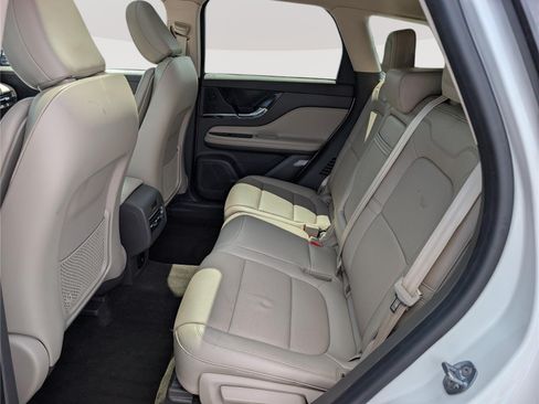 Used 2022 Lincoln Corsair AWD w/ Premium Package image 15