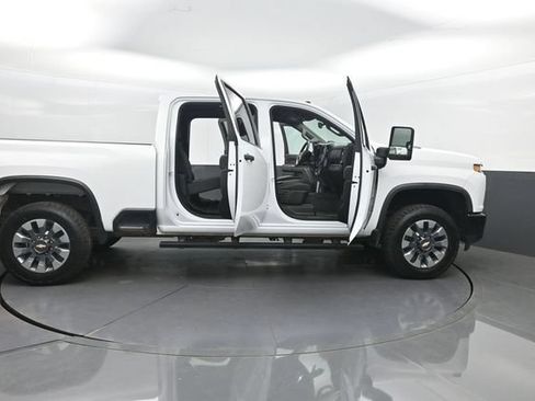 Used 2022 Chevrolet Silverado 2500 Custom w/ Custom Value Package AWD/4WD image 34