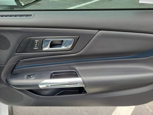 Used 2024 Ford Mustang GT Premium image 9