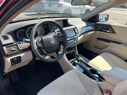 Used 2016 Honda Accord EX image 9