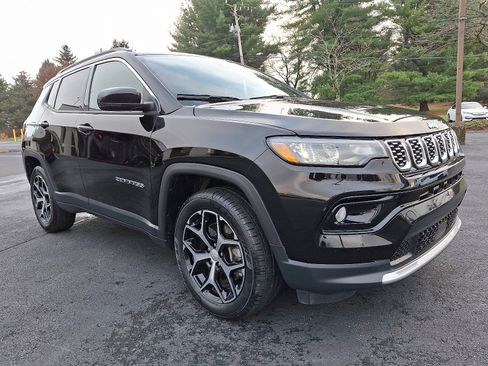 Certified 2024 Jeep Compass Limited image 2