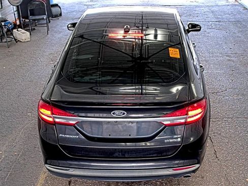 Used 2017 Ford Fusion SE w/ Equipment Group 601A FWD image 4