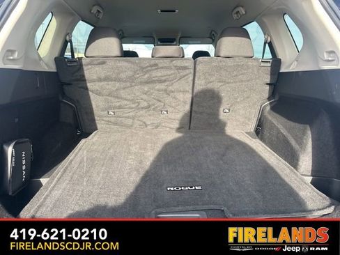 Used 2024 Nissan Rogue SV image 13
