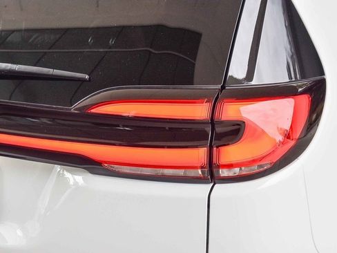 New 2026 Chrysler Pacifica Pinnacle image 7