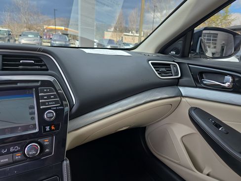 Used 2017 Nissan Maxima 3.5 SL image 24