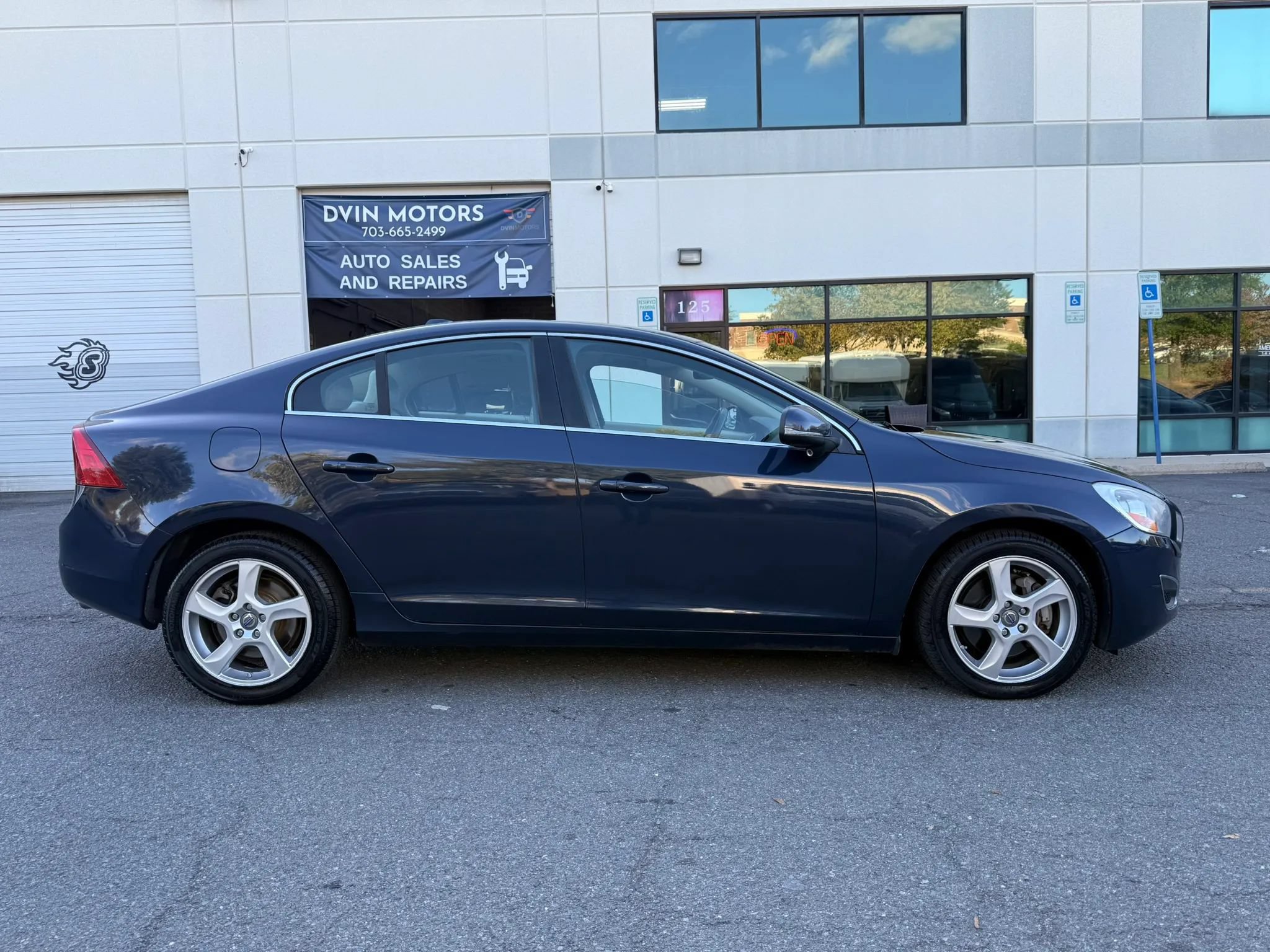 Used 2013 Volvo S60 T5 FWD image 3