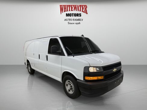 Used 2019 Chevrolet Express 3500 w/ Driver Convenience Package image 5