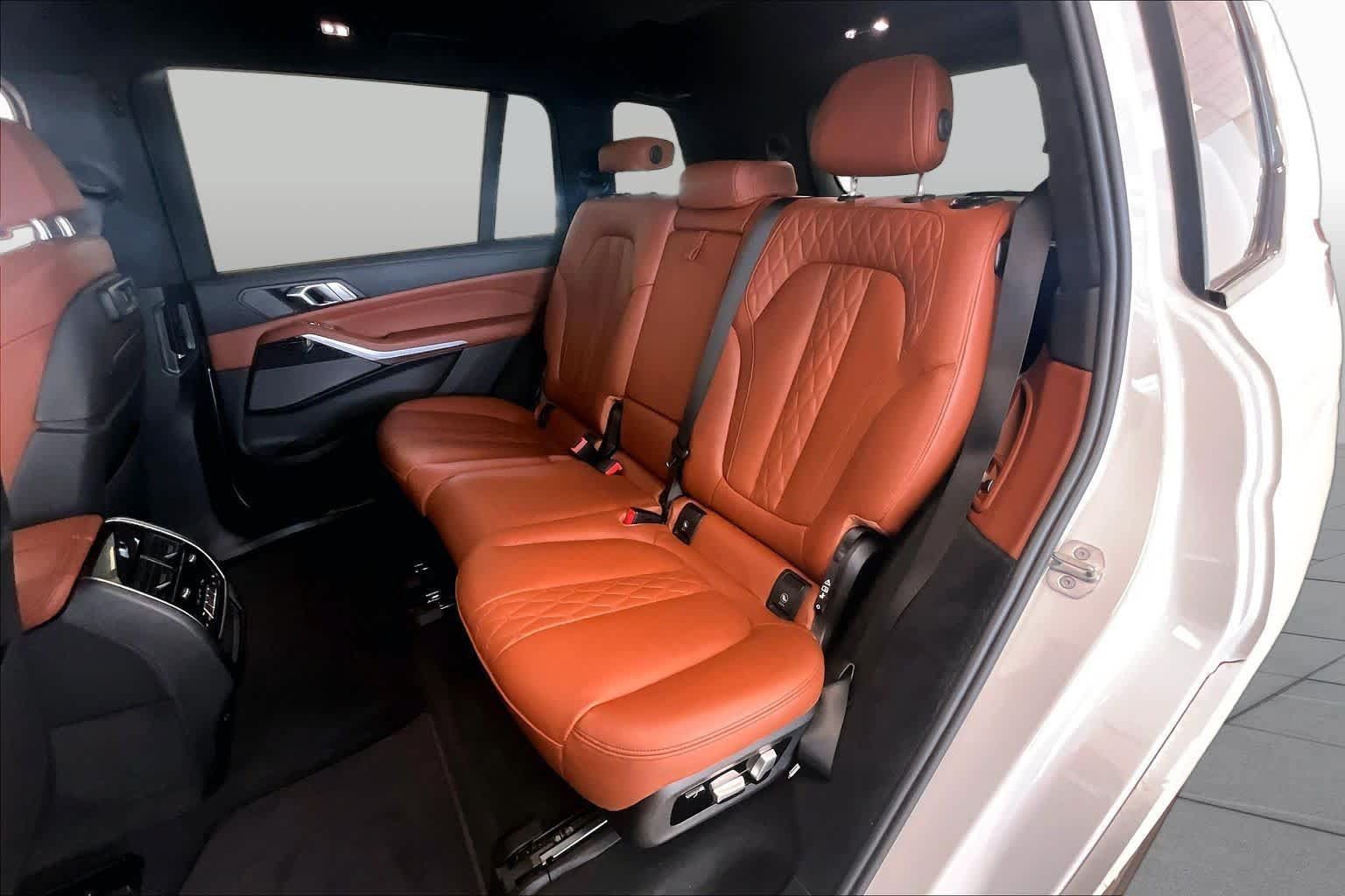 Used 2022 BMW X7 M50i AWD/4WD image 19