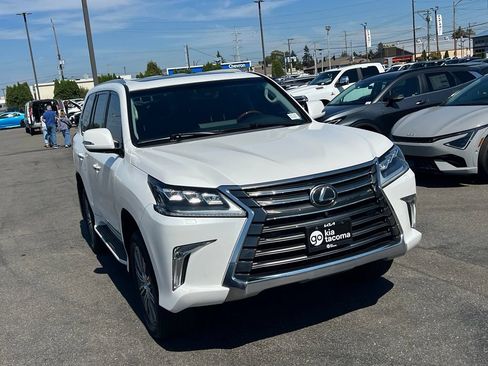 Used 2019 Lexus LX 570 4WD w/ Luxury Package image 3
