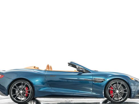 Used 2016 Aston Martin Vanquish Volante RWD image 2