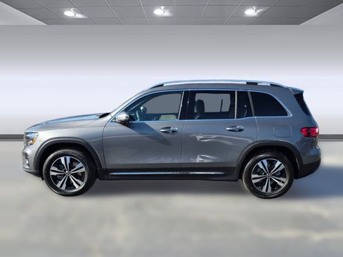 Used 2026 Mercedes-Benz GLB 250 4MATIC image 2