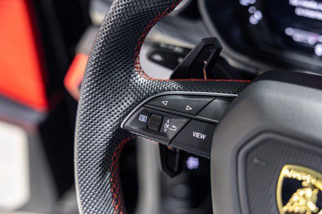 Used 2022 Lamborghini Urus AWD/4WD image 41