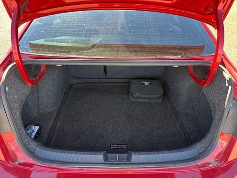 Used 2022 Volkswagen Jetta SE image 6