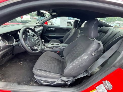 Used 2015 Ford Mustang Coupe RWD image 9