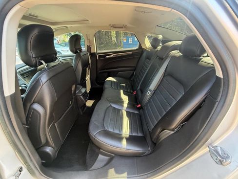 Used 2013 Ford Fusion SE FWD image 17