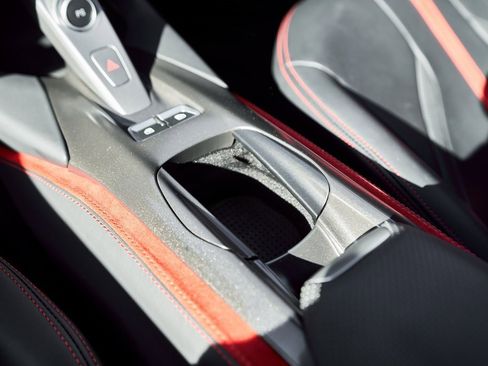 Used 2018 Ferrari 812 Superfast Base image 64