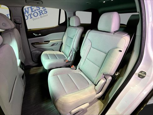 Used 2022 GMC Acadia SLE FWD image 22