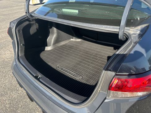 Used 2023 Toyota Corolla SE w/ SE Premium Package image 28