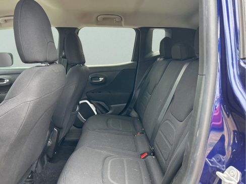 Certified 2018 Jeep Renegade Latitude image 29