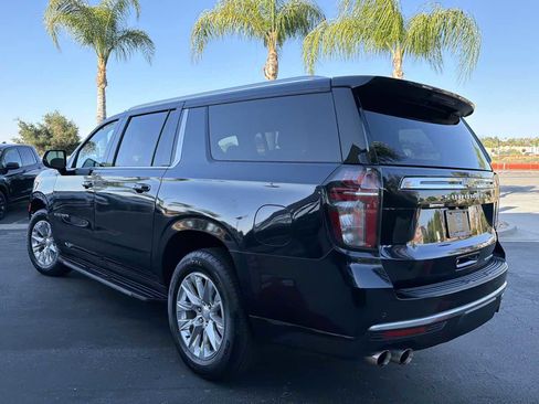 Used 2023 Chevrolet Suburban Premier RWD image 15