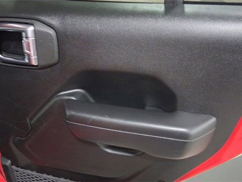 Used 2021 Jeep Gladiator Sport image 19