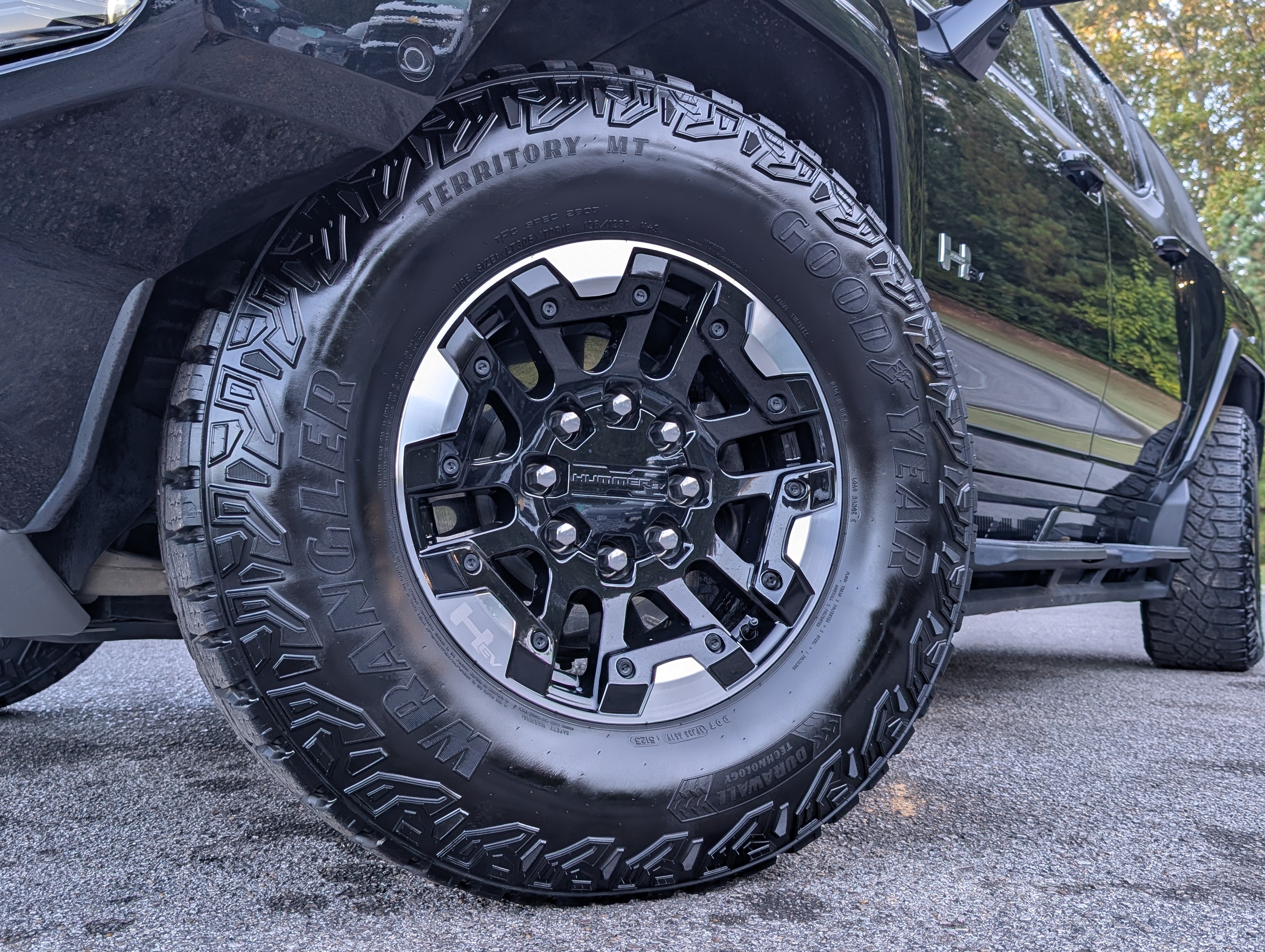 Used 2024 GMC Hummer EV 2X w/ Extreme Off-Road Package AWD/4WD image 37