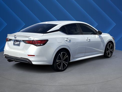 Used 2020 Nissan Sentra SR w/ Electronics Package FWD image 3