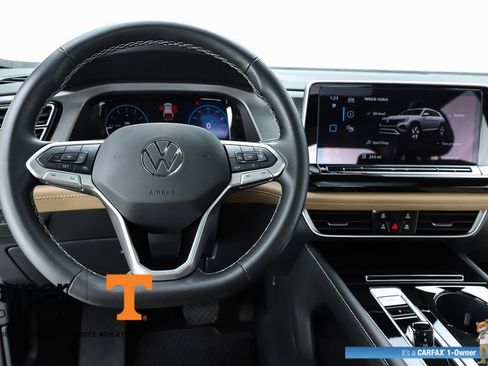 Used 2025 Volkswagen Atlas Cross Sport SE w/ Panoramic Sunroof Package image 59