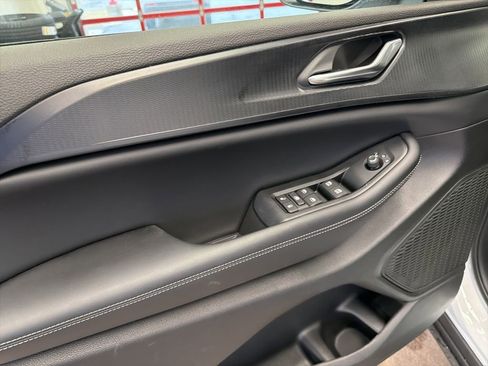 New 2025 Jeep Grand Cherokee Laredo X w/ Luxury Tech Group I image 5