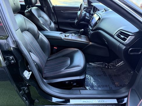 Used 2017 Maserati Ghibli image 16