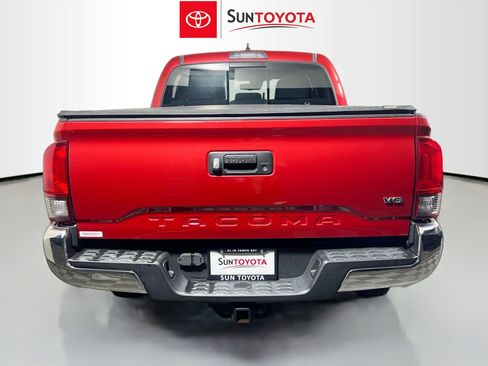 Used 2018 Toyota Tacoma SR5 image 5