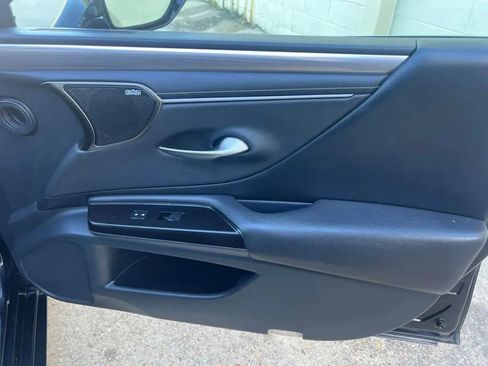 Used 2019 Lexus ES 350 F Sport w/ Accessory Package 2 FWD image 18