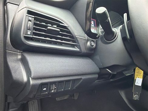 Used 2023 Subaru Legacy Premium image 31