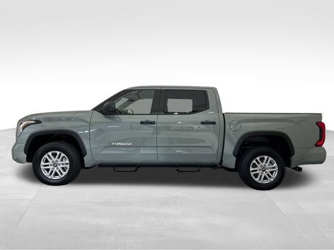 Used 2026 Toyota Tundra SR5 AWD/4WD image 2