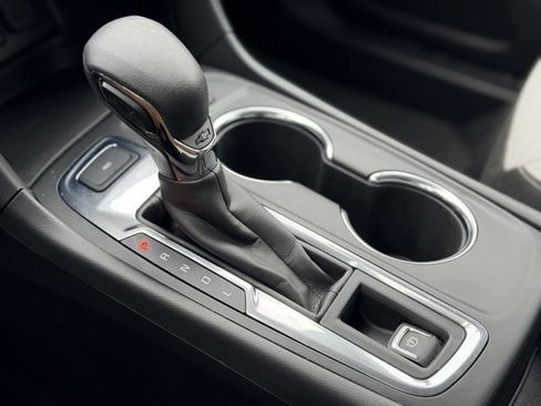 Used 2023 Chevrolet Equinox LT image 17