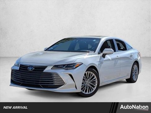 Used 2021 Toyota Avalon Limited image 1
