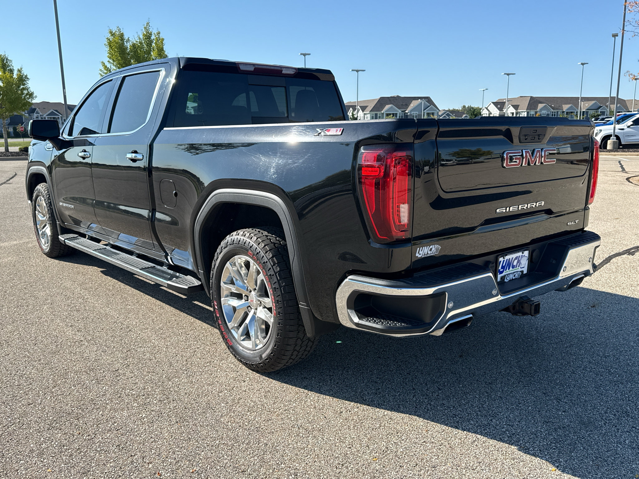 Used 2019 GMC Sierra 1500 SLT w/ SLT Premium Plus Package AWD/4WD image 3