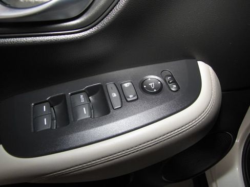 Certified 2024 Honda HR-V LX image 10