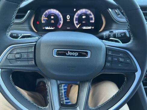 New 2025 Jeep Grand Cherokee L Altitude image 13
