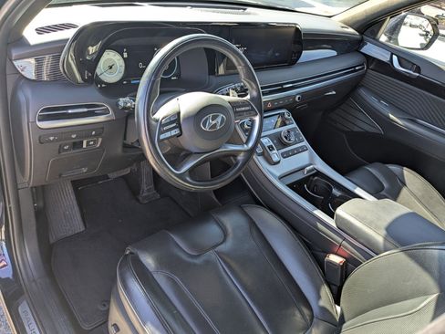 Used 2023 Hyundai Palisade Calligraphy image 16