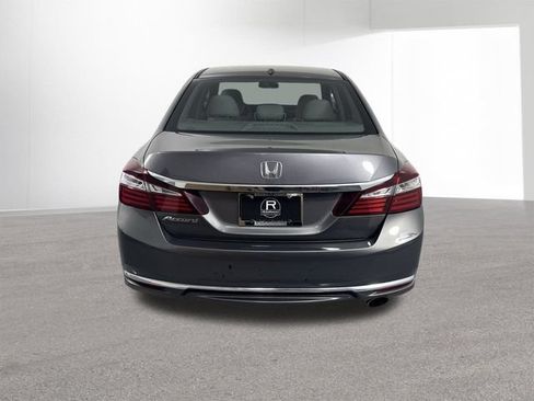 Used 2016 Honda Accord EX image 32